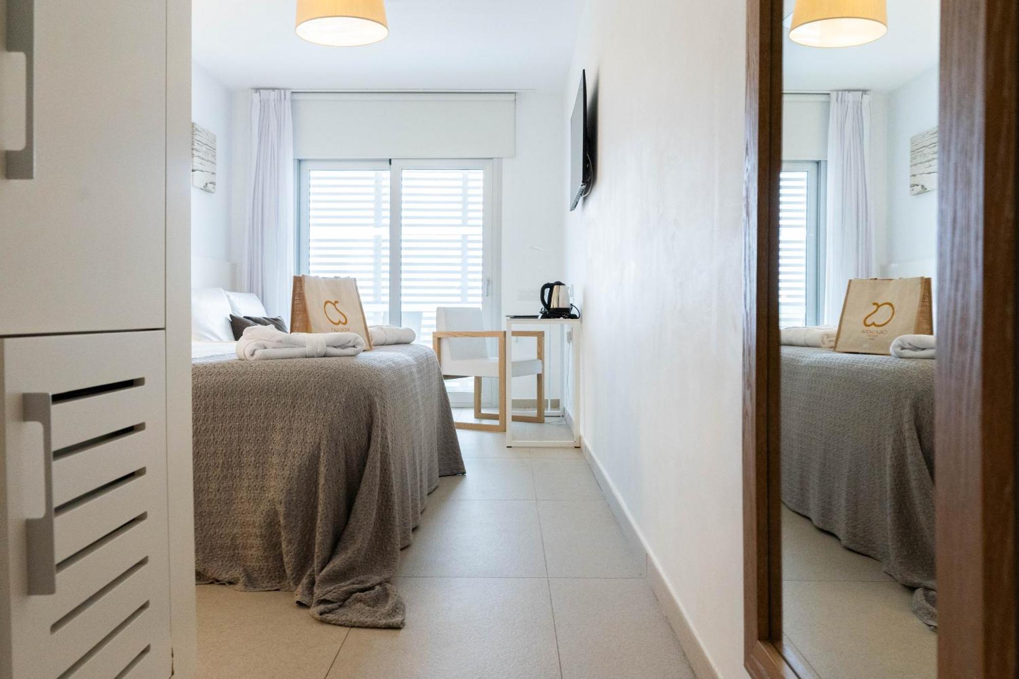 Hotel Cala Saona & Spa Экстерьер фото
