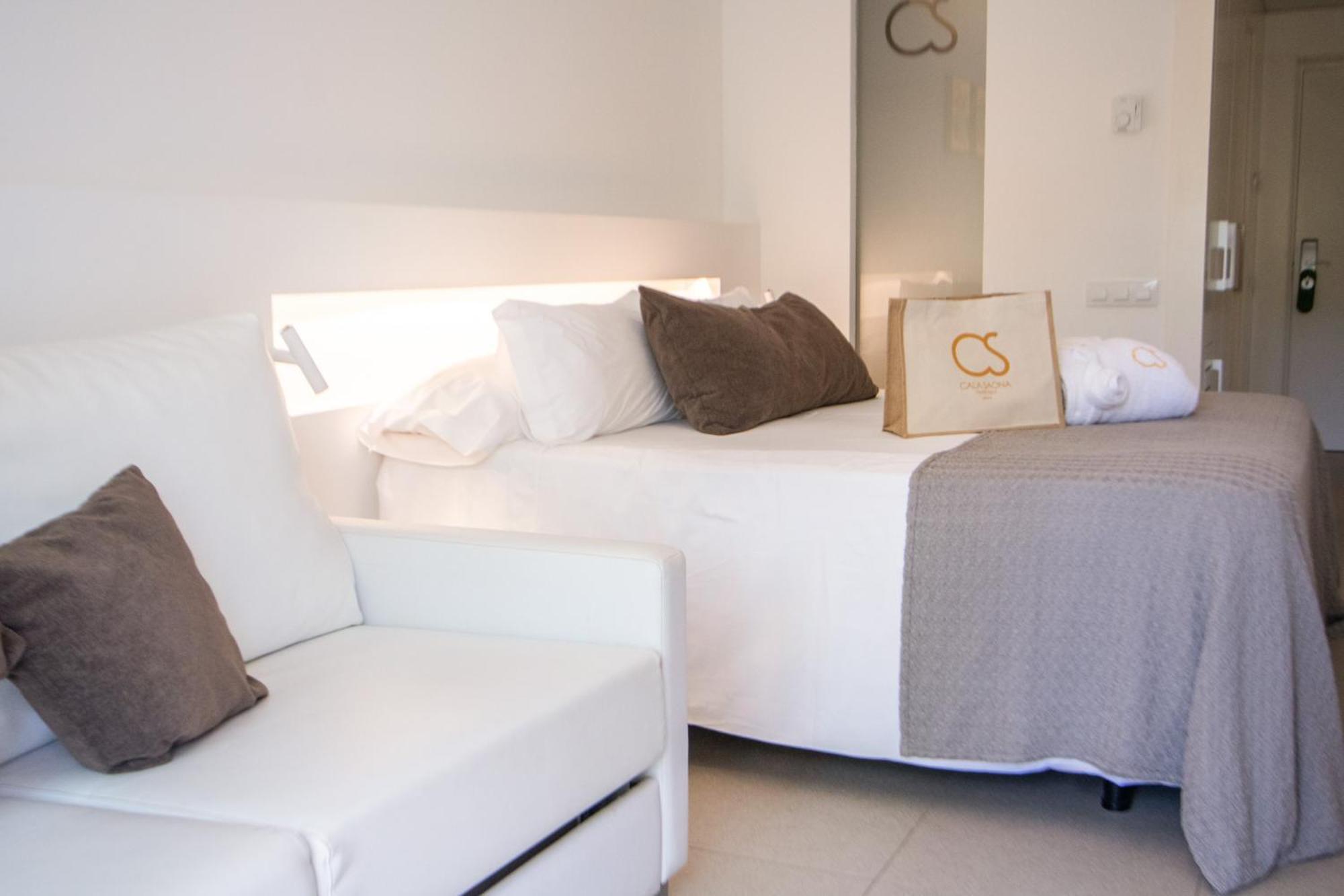 Hotel Cala Saona & Spa Экстерьер фото