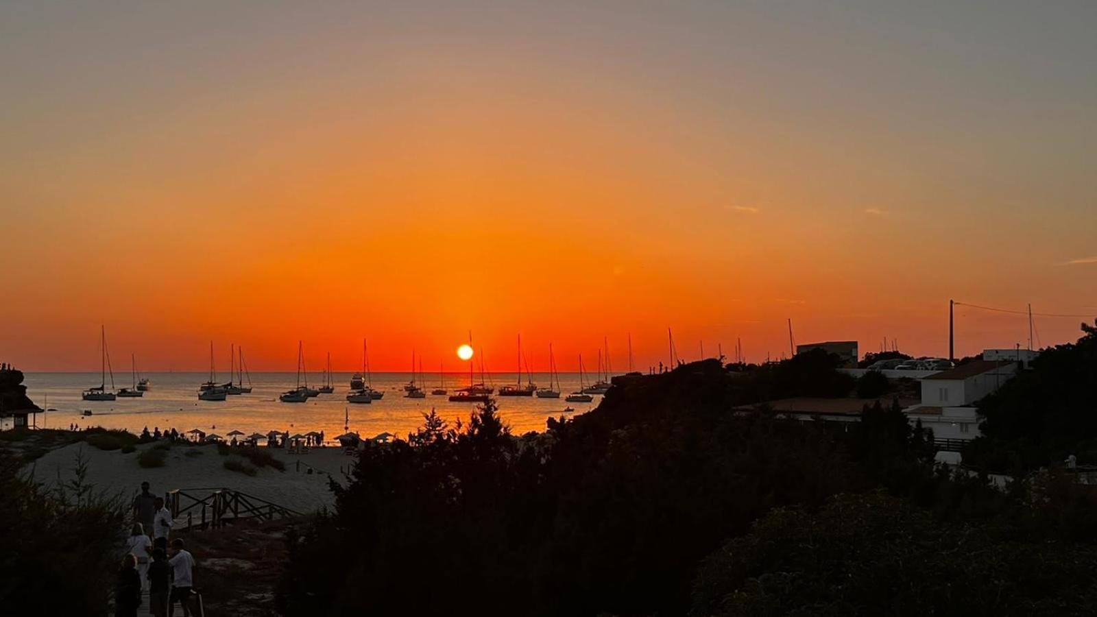Hotel Cala Saona & Spa Экстерьер фото