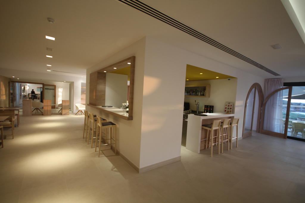 Hotel Cala Saona & Spa Экстерьер фото